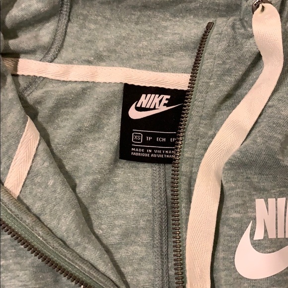 Nike Zip Up Jacket - Picture 4 of 7